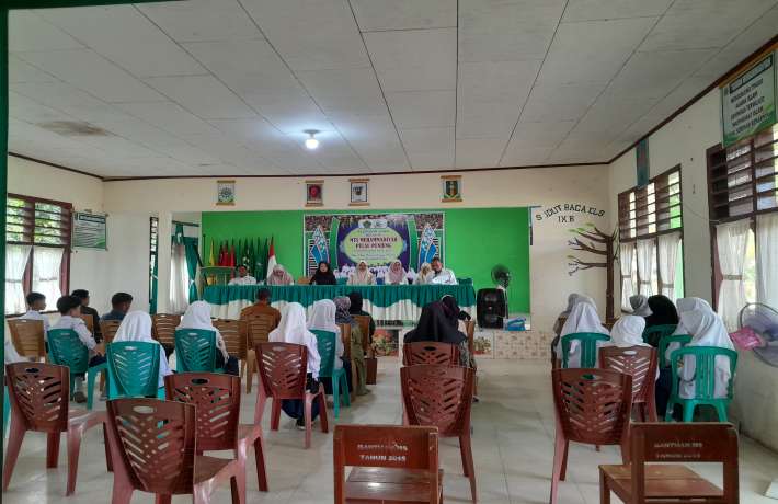 RAPAT PENENTUAN DAN PENGUMUMAN KELULUSAN SISWA KELAS IX PULAU PUNJUNG BERJALAN LANCAR.