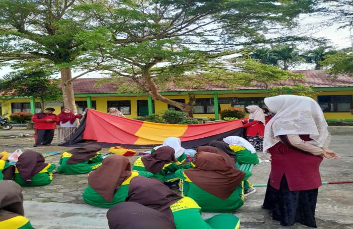 Latihan Pendirian Tenda Sukses Dilaksanakan oleh Siswa MTs Muhammadiyah Pulau Punjung 